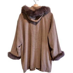 二手奢侈品香奈兒CHANEL咖色羊毛外套(9.8新, 肩54胸60長84)-編號L235