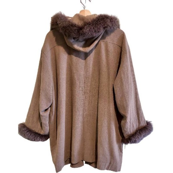 二手奢侈品香奈兒CHANEL咖色羊毛外套(9.8新, 肩54胸60長84)-編號L235