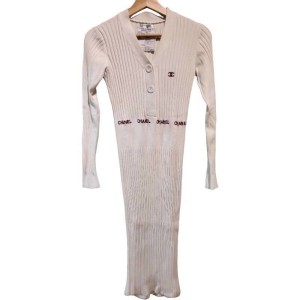 二手奢侈品香奈兒Chanel白色羅紋針織長袖洋裝(9.9新, 肩38胸46長112)-編號S119