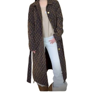 二手奢侈品LV滿版 Monogram 印花風衣 (9.9新, 肩40胸50長114)-編號S146