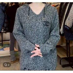 二手奢侈品Chanel香奈兒秋冬系列企鵝圖案針織連帽衫(9.9新, 肩42×胸52×長80)-編號S163