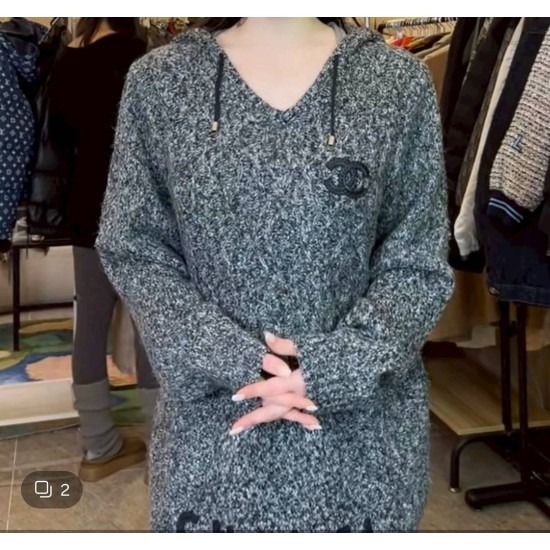 二手奢侈品Chanel香奈兒秋冬系列企鵝圖案針織連帽衫(9.9新, 肩42×胸52×長80)-編號S163