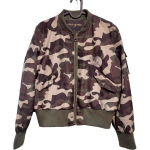 二手奢侈品LV路易威登 24SS Pharrell Williams x LV Damien 迷彩飛行員外套(9.9新, 肩40×胸52×長61)-編號S167