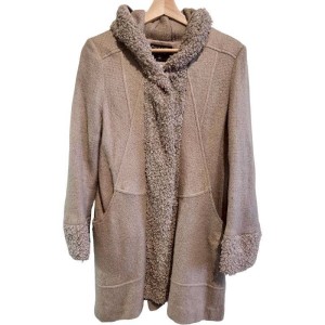 二手奢侈品CHANEL香奈兒淺棕色大衣 (9.9新, 肩40胸46長82)-編號S95