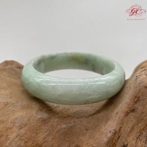 【肌容雪】天然緬甸A貨綠底飄花翡翠特色手鐲 編號156 (鐲寬56.3mm #18.5號)