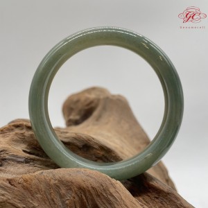 【肌容雪】天然緬甸A貨湖冰綠飄花翡翠特色手鐲 編號157 (鐲寬55mm #18號)
