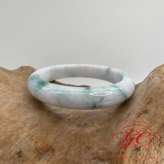【肌容雪】天然緬甸A貨飄花翡翠手鐲 編號208(鐲寬 57.1mm #18.5號) 【肌容雪】天然緬甸A貨飄花翡翠手鐲 編號208(鐲寬 57.1mm #18.5號)