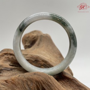【肌容雪】天然緬甸A貨白底綠花翡翠特色鐲 編號357(鐲寬53.6mm #17.5號)