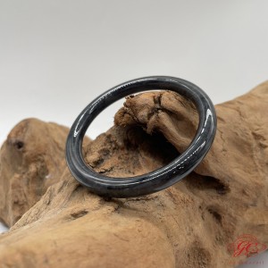 【肌容雪】天然緬甸A貨翡翠烏雞圓條美人手鐲 編號360 (鐲寬 57.3mm #18.5號)