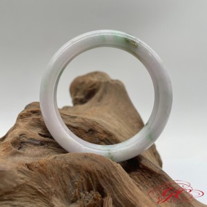 【肌容雪】緬甸天然A貨翡翠春帶彩圓條美鐲 編號383(鐲寬56.1mm #18號)
