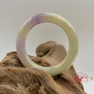 【肌容雪】天然緬甸A貨水塘雪梨飄紫翡翠美鐲 編號729 (鐲寬52mm#16.5號 )