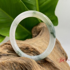 【肌容雪】緬甸天然A貨翡翠白底飄陽綠手鐲 編號850(鐲寬55.2mm #18號)