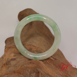 【肌容雪】天然緬甸A貨高冰金絲綠翡翠圓條手鐲 編號884(鐲寬55.2mm #17.5號)