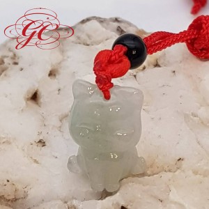 【肌容雪】天然緬甸A貨綠飄花翡翠招財貓吊飾 (款) 編號94