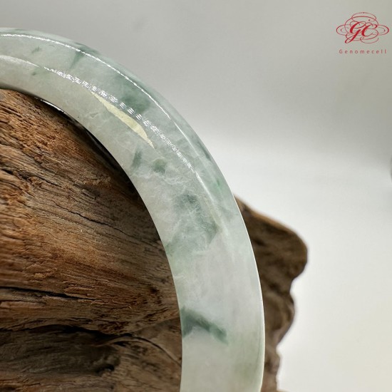 【肌容雪】天然緬甸A貨翡翠飄花平安鐲 編號23(鐲圍55.6mm#17.5號)