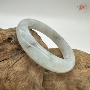 【肌容雪】天然緬甸A貨多彩飄花翡翠平安鐲 編號43(鐲圍55.9mm#17.5號)
