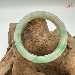 【肌容雪】天然緬甸A貨正陽綠帶烏雞飄花翡翠平安鐲 編號45(鐲圍56.8mm#18號)