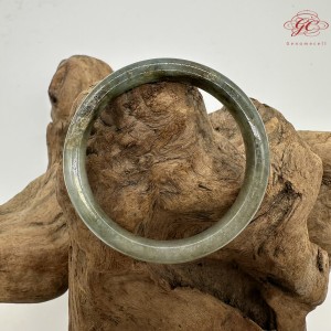 【肌容雪】天然緬甸A貨湖水綠飄花翡翠平安鐲 編號52(鐲圍56.0mm#17.5號) 【肌容雪】天然緬甸A貨湖水綠飄花翡翠平安鐲 編號52(鐲圍56.0mm#17.5號)