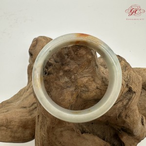【肌容雪】天然緬甸A貨淺綠飄花帶紅翡翠平安鐲 編號57(鐲圍55.2mm#17.5號)