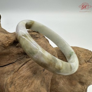 【肌容雪】天然緬甸A貨綠飄花翡翠平安鐲 編號72(鐲圍59.7mm#19號)