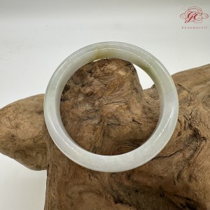 【肌容雪】天然緬甸A貨綠飄花翡翠平安鐲 編號93(鐲圍56.4mm#17.5號)