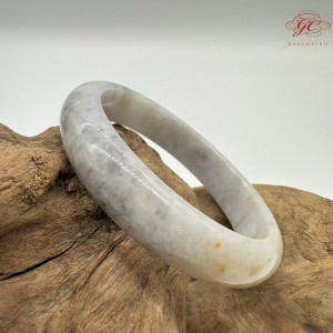 【肌容雪】天然緬甸A貨烏雞撒金翡翠平安鐲 編號100(鐲圍58.9mm#18.5號)