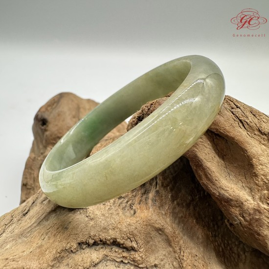 【肌容雪】天然緬甸A貨湖水綠翡翠貴妃鐲 編號102(鐲圍53.9mm#17號) 【肌容雪】天然緬甸A貨湖水綠翡翠貴妃鐲 編號102(鐲圍53.9mm#17號)