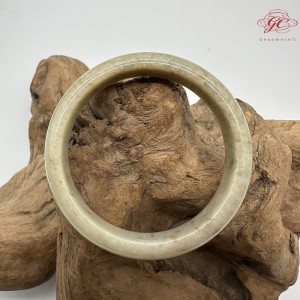 【肌容雪】天然緬甸A貨飄花翡翠平安鐲 編號108(鐲圍58.7mm#18.5號)