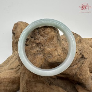 【肌容雪】天然緬甸A貨飄花翡翠平安鐲 編號124(鐲圍55.1mm#17.5號)