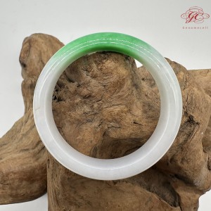 【肌容雪】天然緬甸A貨翡翠收藏級白底青撒金平安鐲 編號127(鐲圍58.0mm#18.5號)