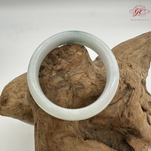 【肌容雪】天然緬甸A貨冰白底青翡翠正圈手鐲 編號130(鐲圍54.8mm#17號)
