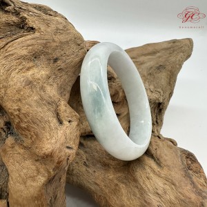 【肌容雪】天然緬甸A貨冰白底青翡翠正圈手鐲 編號130(鐲圍54.8mm#17號)
