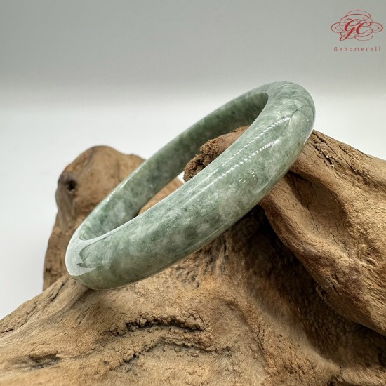 【肌容雪】天然緬甸A貨翡翠滿圈飄花圓條手鐲 編號136(鐲圍55.6mm#17.5號) 【肌容雪】天然緬甸A貨翡翠滿圈飄花圓條手鐲 編號136(鐲圍55.6mm#17.5號)