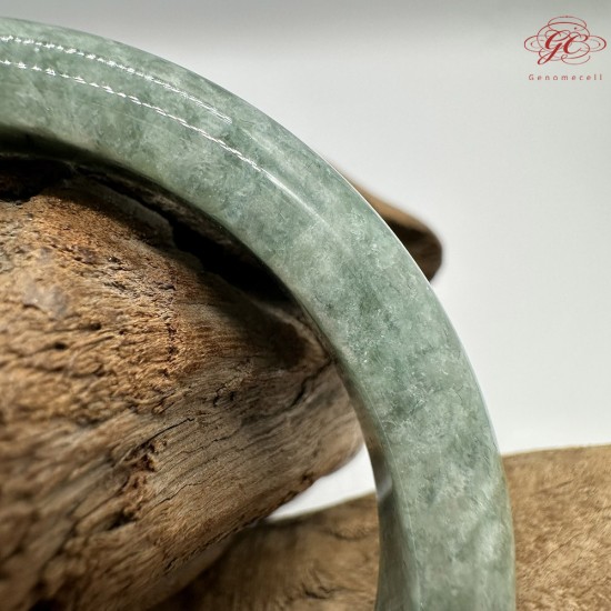 【肌容雪】天然緬甸A貨翡翠滿圈飄花圓條手鐲 編號136(鐲圍55.6mm#17.5號) 【肌容雪】天然緬甸A貨翡翠滿圈飄花圓條手鐲 編號136(鐲圍55.6mm#17.5號)
