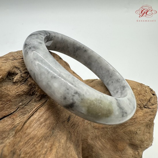 【肌容雪】天然緬甸A貨白底飄花烏雞翡翠平安鐲 編號148(鐲圍53.8mm#17號)