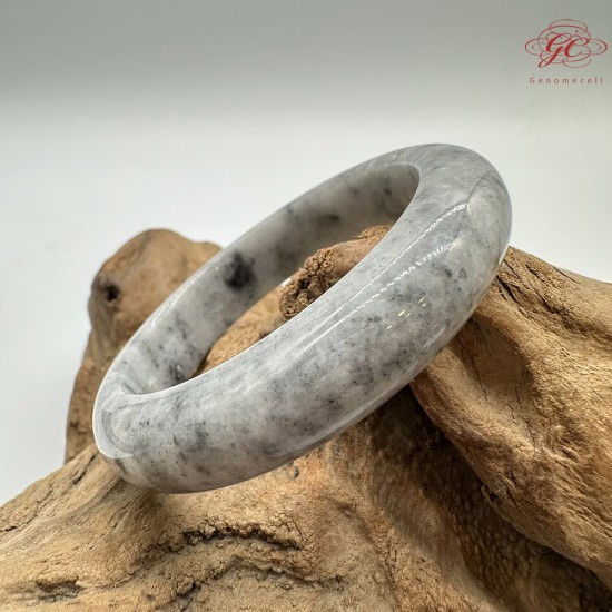 【肌容雪】天然緬甸A貨白底飄花烏雞翡翠平安鐲 編號148(鐲圍53.8mm#17號)