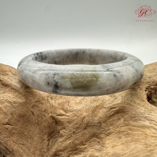 【肌容雪】天然緬甸A貨白底飄花烏雞翡翠平安鐲 編號148(鐲圍53.8mm#17號)