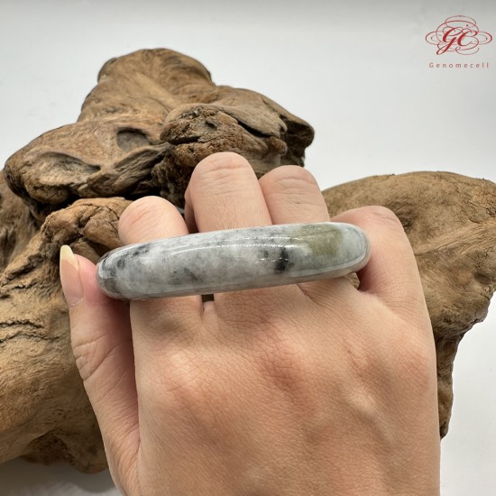 【肌容雪】天然緬甸A貨白底飄花烏雞翡翠平安鐲 編號148(鐲圍53.8mm#17號)