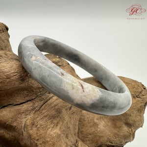 【肌容雪】天然緬甸A貨紫底烏雞花翡翠平安鐲 編號154(鐲圍75.4mm#23號)