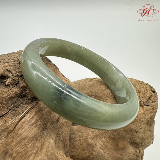 【肌容雪】天然緬甸A貨湖冰綠飄花翡翠平安鐲 編號157(鐲圍55mm#17.5號)