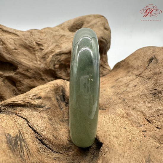 【肌容雪】天然緬甸A貨湖冰綠飄花翡翠平安鐲 編號157(鐲圍55mm#17.5號)