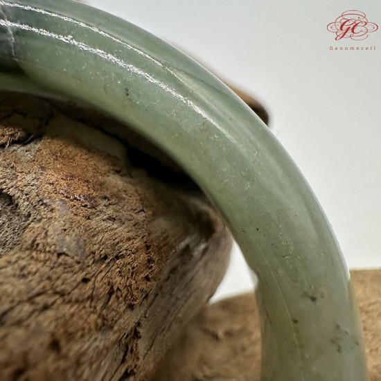 【肌容雪】天然緬甸A貨湖冰綠飄花翡翠平安鐲 編號157(鐲圍55mm#17.5號)