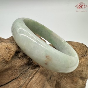 【肌容雪】天然緬甸A貨綠飄花翡翠平安鐲 編號163(鐲圍55.5mm#17.5號)