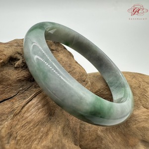 【肌容雪】天然緬甸A貨陽綠烏雞翡翠平安鐲 編號171(鐲圍56.4mm#17.5號)