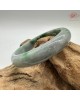 【肌容雪】天然緬甸A貨陽綠烏雞翡翠平安鐲 編號171(鐲圍56.4mm#17.5號)