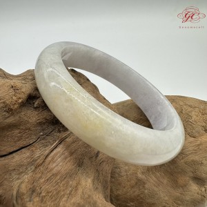 【肌容雪】天然緬甸A貨粉底撒金翡翠平安鐲 編號184(鐲圍56.8mm#18號)