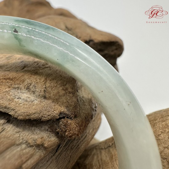 【肌容雪】天然緬甸A貨白底綠飄花翡翠平安鐲 編號185(鐲圍58.3mm#18.5號)