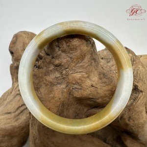 【肌容雪】天然緬甸A貨黃翡翠平安鐲 編號189(鐲圍62.3mm#19.5號)