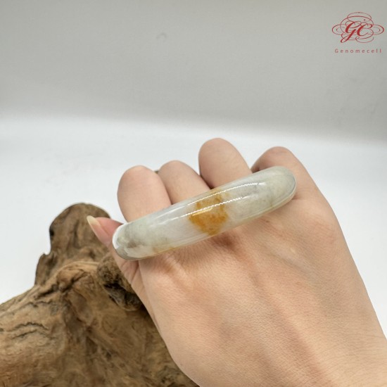 【肌容雪】天然緬甸A貨粉底撒金翡翠平安鐲 編號194(鐲圍56.2mm#17.5號)