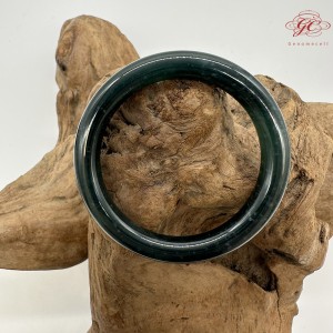 【肌容雪】天然緬甸A貨烏雞翡翠圓條手鐲 編號202(鐲圍56.7mm#18號)